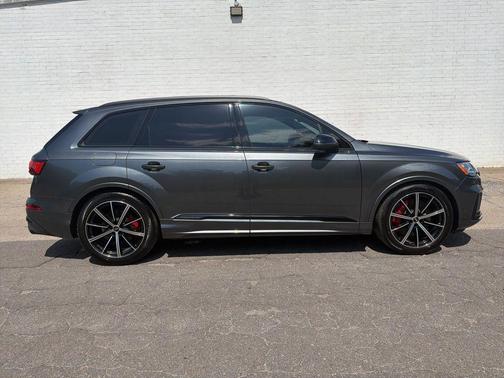 Daytona Gray Pearl Effect 2022 Audi SQ7 4.0T Prestige