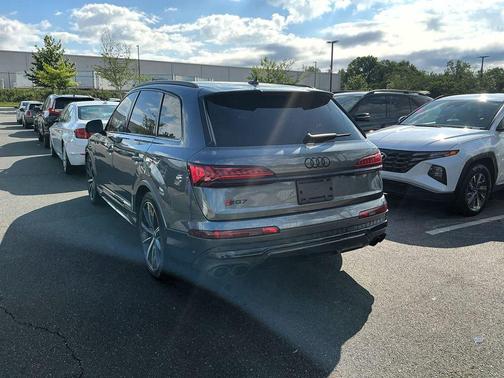 Daytona Gray Pearl Effect 2022 Audi SQ7 4.0T Prestige