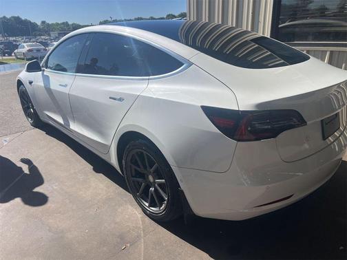 Pearl White Multi-Coat 2019 Tesla Model 3 Standard Range Plus
