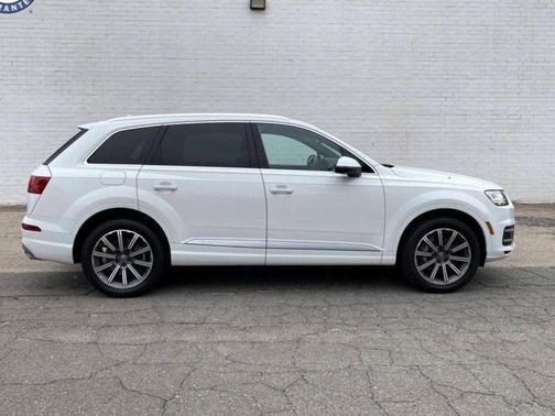 2019 Audi Q7 55 Premium Plus