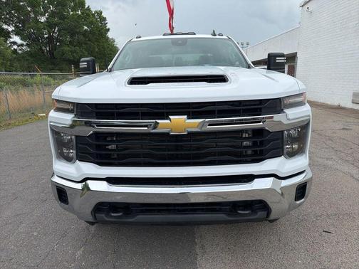 Summit White 2024 Chevrolet Silverado 3500 LT