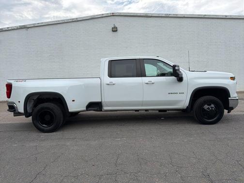 Summit White 2024 Chevrolet Silverado 3500 LT