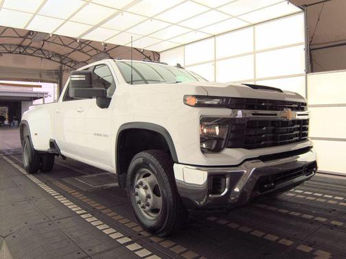 Summit White 2024 Chevrolet Silverado 3500 LT