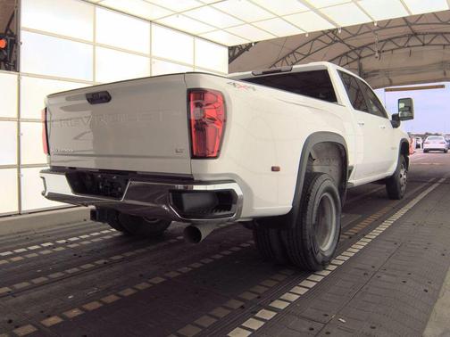 Summit White 2024 Chevrolet Silverado 3500 LT