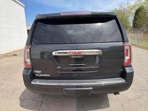 Carbon Black Metallic 2020 GMC Yukon Denali