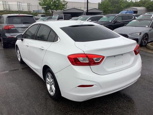 Summit White 2017 Chevrolet Cruze LT