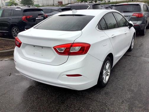 Summit White 2017 Chevrolet Cruze LT