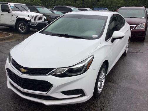 Summit White 2017 Chevrolet Cruze LT