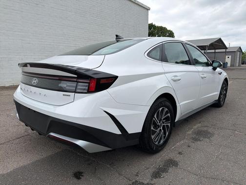 Serenity White 2026 Hyundai SONATA Hybrid Base