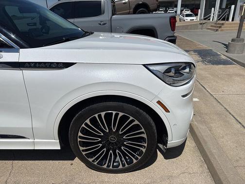 Pristine White 2021 Lincoln Aviator Black Label AWD