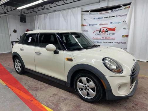 2016 MINI Hardtop Cooper