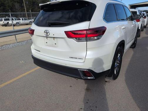2019 Toyota Highlander Limited Platinum
