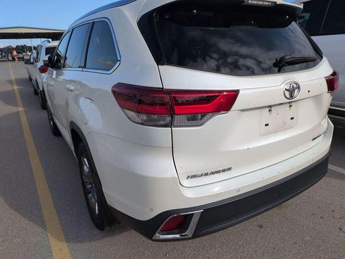 2019 Toyota Highlander Limited Platinum
