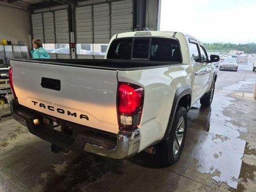 Super White 2016 Toyota Tacoma Limited