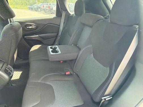 Billet Silver Metallic Clearcoat 2019 Jeep Cherokee Latitude