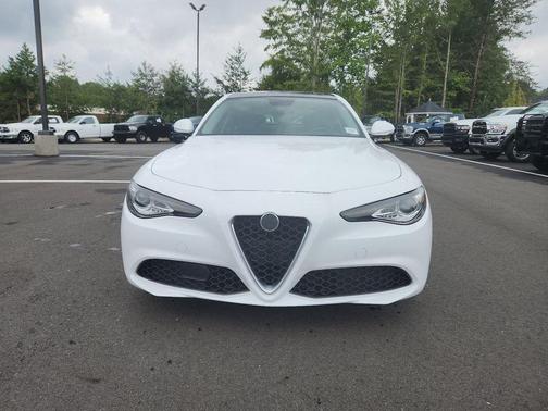2017 Alfa Romeo Giulia Base