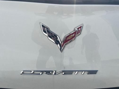 Arctic White 2019 Chevrolet Corvette Stingray
