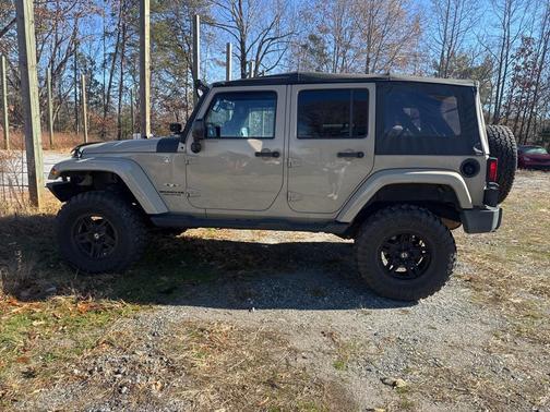 2017 Jeep Wrangler Unlimited Sahara