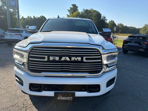 Bright White Clearcoat 2022 RAM 2500 Laramie Crew Cab 4x4 6'4' Box