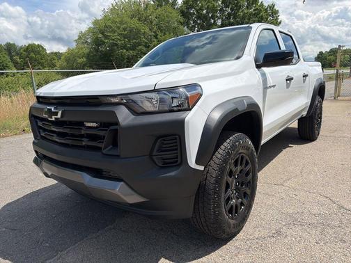 Summit White 2026 Chevrolet Colorado Trail Boss