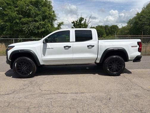 Summit White 2026 Chevrolet Colorado Trail Boss