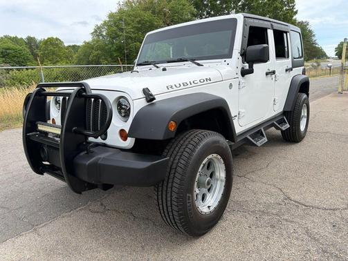 Bright White Clearcoat 2011 Jeep Wrangler Unlimited Rubicon