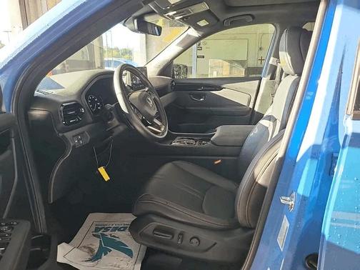 Diffused Sky Pearl 2025 Honda Pilot TrailSport