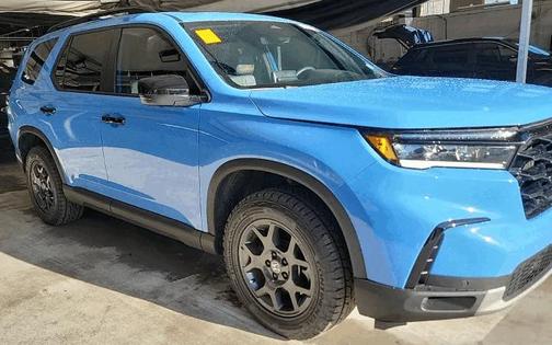 Diffused Sky Pearl 2025 Honda Pilot TrailSport