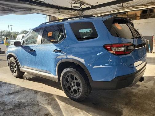 Diffused Sky Pearl 2025 Honda Pilot TrailSport
