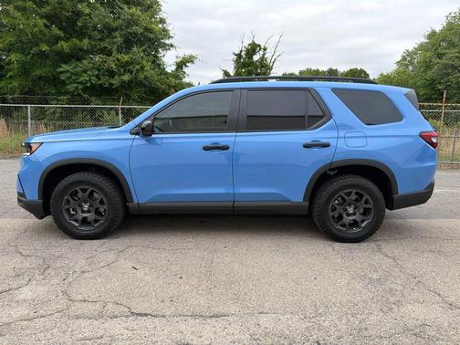 Diffused Sky Pearl 2025 Honda Pilot TrailSport