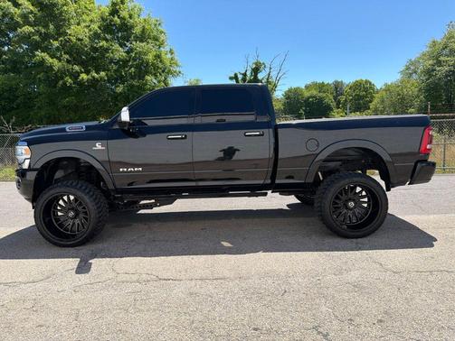 Diamond Black Crystal Pearlcoat 2021 RAM 2500 Laramie Crew Cab 4x4 6'4' Box
