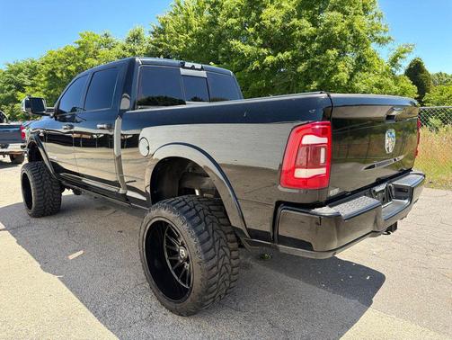 Diamond Black Crystal Pearlcoat 2021 RAM 2500 Laramie Crew Cab 4x4 6'4' Box