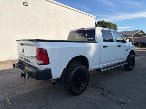 Bright White Clearcoat 2018 RAM 2500 Big Horn