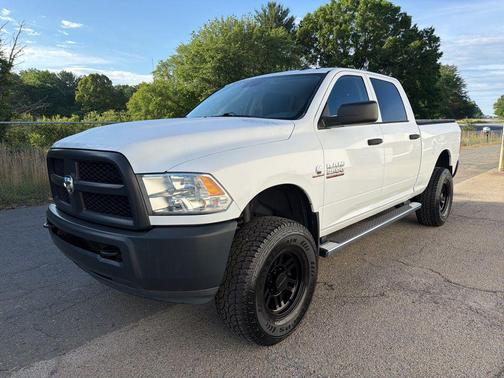 Bright White Clearcoat 2018 RAM 2500 Big Horn