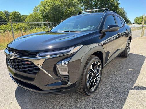 Mosaic Black Metallic 2026 Chevrolet Trax 2RS
