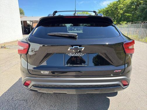 Mosaic Black Metallic 2026 Chevrolet Trax 2RS