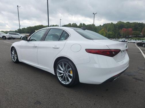 2017 Alfa Romeo Giulia Base