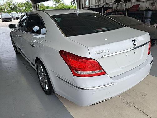 White Satin Pearl 2013 Hyundai Equus Signature