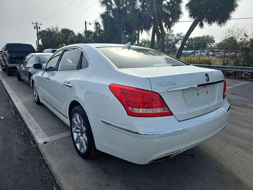White Satin Pearl 2013 Hyundai Equus Signature