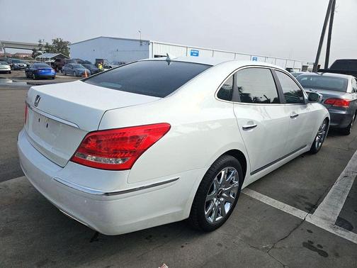 White Satin Pearl 2013 Hyundai Equus Signature
