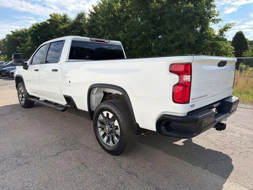 Summit White 2021 Chevrolet Silverado 2500 Custom