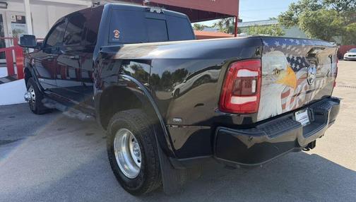 Diamond Black Crystal Pearlcoat 2022 RAM 3500 Laramie Mega Cab 4x4 6'4' Box