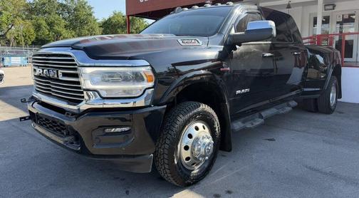 Diamond Black Crystal Pearlcoat 2022 RAM 3500 Laramie Mega Cab 4x4 6'4' Box