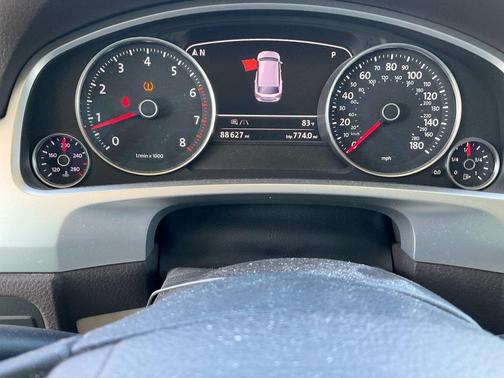 2016 Volkswagen Touareg VR6 Lux