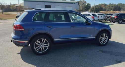 2016 Volkswagen Touareg VR6 Lux