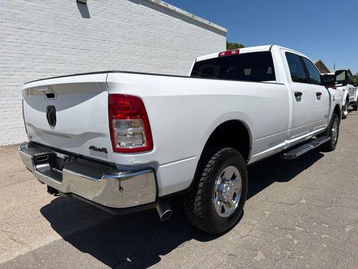Bright White Clearcoat 2023 RAM 2500 Big Horn Crew Cab 4x4 8' Box