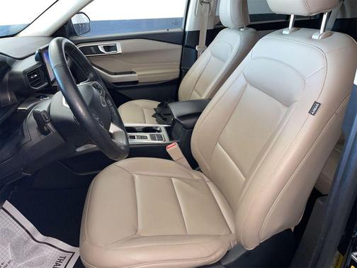 Agate Black Metallic 2023 Ford Explorer XLT