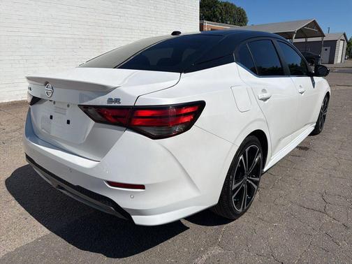 Aspen White/Super Black 2020 Nissan Sentra SR