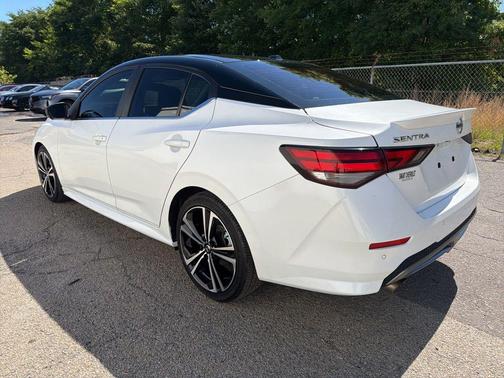 Aspen White/Super Black 2020 Nissan Sentra SR