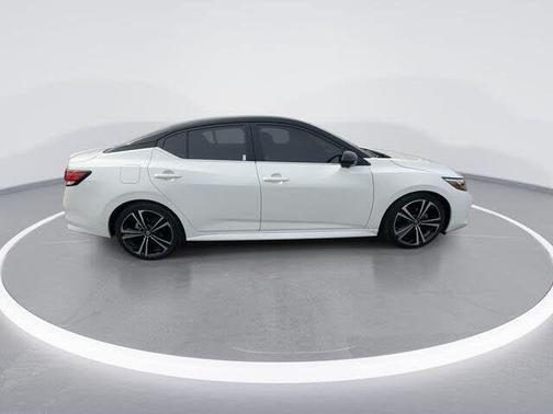 Aspen White/Super Black 2020 Nissan Sentra SR
